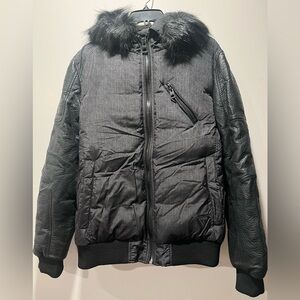 GUESS HERRINGBONE PRINTED PUFFER size‎ Large NWT